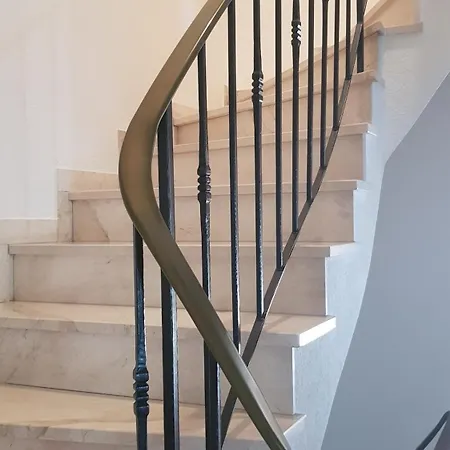 Zu Besuch Bei Maria - Einzimmerwonung Mit Kitchenette Und Badezimmer *