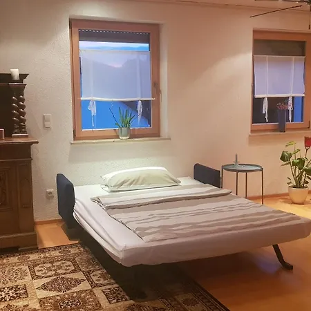 Zu Besuch Bei Maria - Einzimmerwonung Mit Kitchenette Und Badezimmer