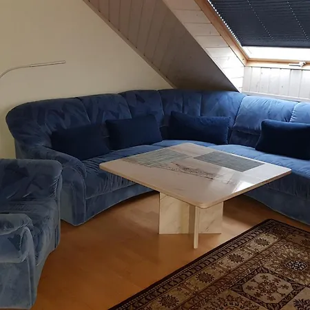 Quarto em Acomodações Particulares Zu Besuch Bei Maria - Einzimmerwonung Mit Kitchenette Und Badezimmer