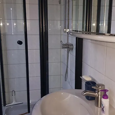 Quarto em Acomodações Particulares Zu Besuch Bei Maria - Einzimmerwonung Mit Kitchenette Und Badezimmer Neuburg an Der Donau