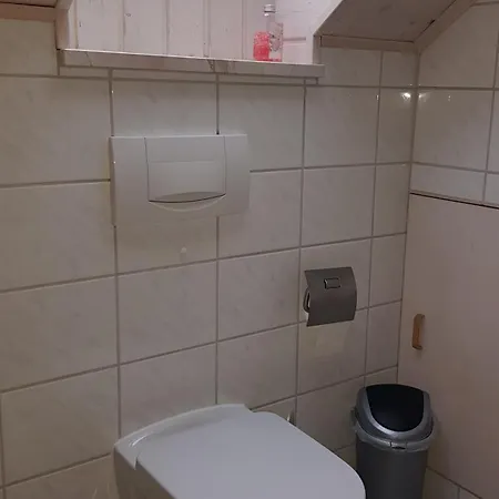 Zu Besuch Bei Maria - Einzimmerwonung Mit Kitchenette Und Badezimmer