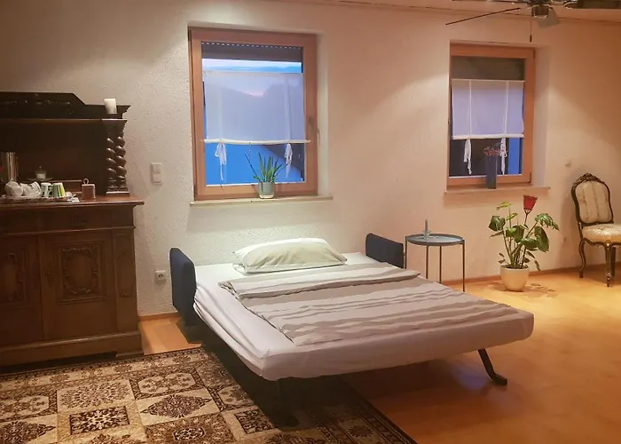 Zu Besuch Bei Maria - Einzimmerwonung Mit Kitchenette Und Badezimmer